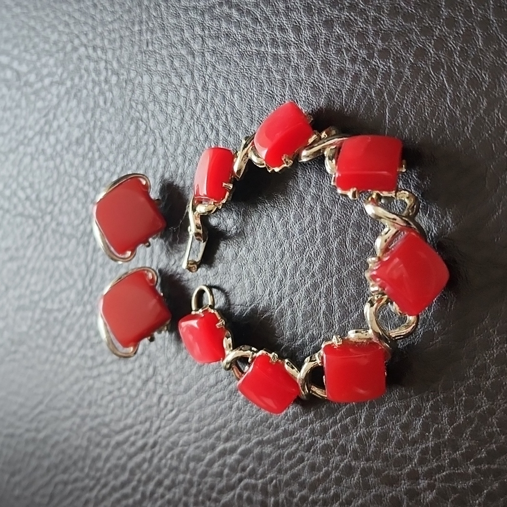 VTG bracelet & clip earring set